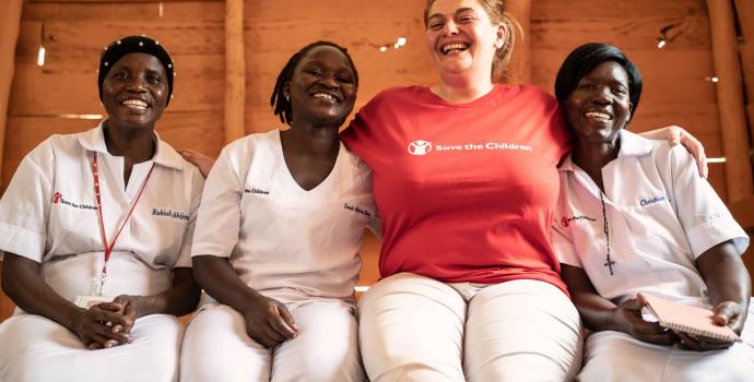 Bryony with midwives at a Save the Children clinic. Frederik Lerneryd / Save the Children