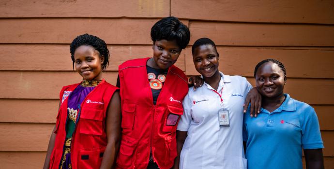 Jimiah (far left) and other midwives at Ayivu. Frederik Lerneryd / Save the Children