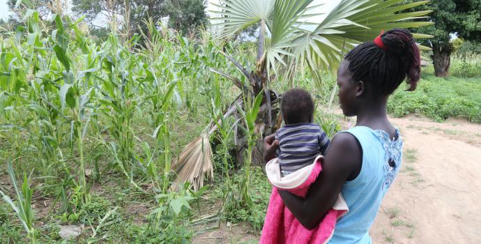 A teenage mother in northern Uganda. Alun McDonald / Save the Children