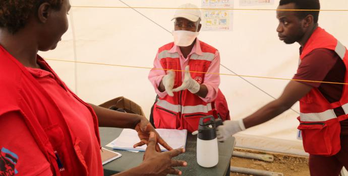 Ebola screening centre on the DRC-Uganda border. Alun McDonald / Save the Children